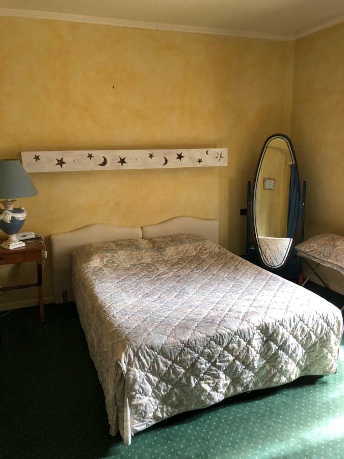 Le Cabouillet Hotel L'Isle-Adam Bagian luar foto